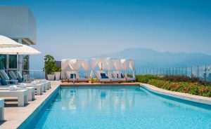 Rooftop pool of the 4 bedroom Residence tower